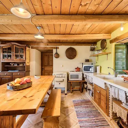 Eri Traditional House Feriehus Langadhákia