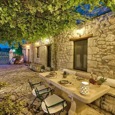 Eri Traditional House * Langadhákia