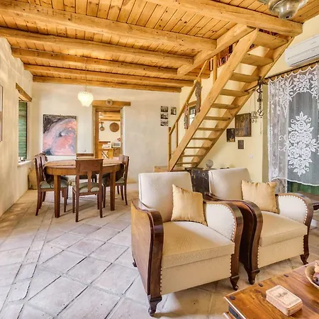 Eri Traditional House * Langadhákia