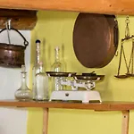 Eri Traditional House Hébergement de vacances *