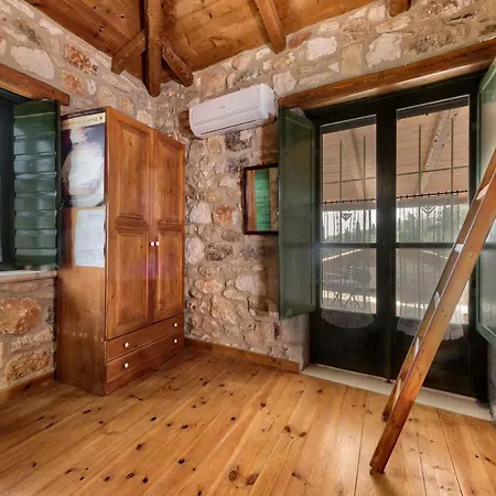 Eri Traditional House * Langadhákia