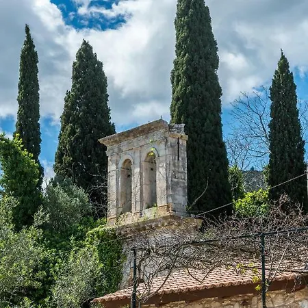 Vakantiehuis Eri Traditional House